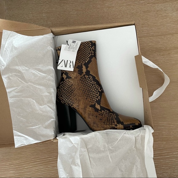 ZARA ANIMAL PRINT LEATHER BOOTS - Picture 5 of 15